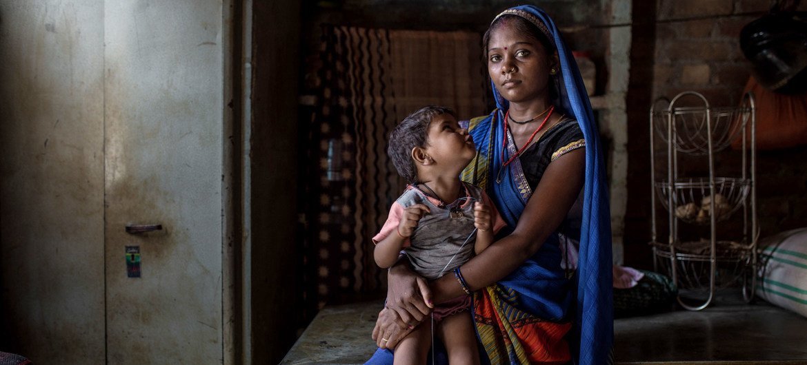 در هند، از هر شش نفری که در فقر چندبعدی قرار دارند، پنج نفر از قبایل یا کاست های پایین تر بودند.