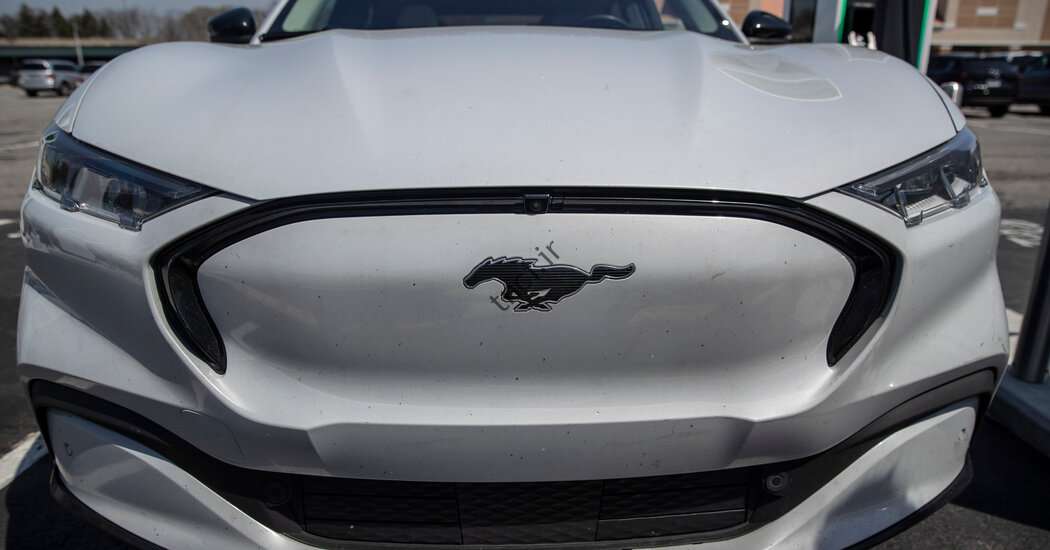 فورد در کاهش قیمت خودروهای الکتریکی از تسلا پیروی می کند