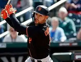 مایکل کنفورتو با غول‌های سانفرانسیسکو کار خود را بازسازی می‌کند