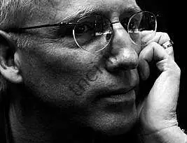 نظر |  کاریکاتوریست «دیلبرت» و دوام تفکر پرواز سفید