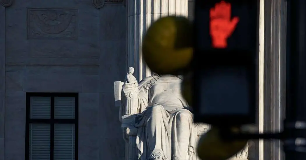 نظر |  کلارنس توماس نمی تواند به اندازه کافی مشروعیت دادگاه عالی را تضعیف کند